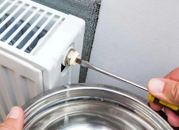 ۶ گام آسان برای هواگیری رادیاتور و شوفاژ