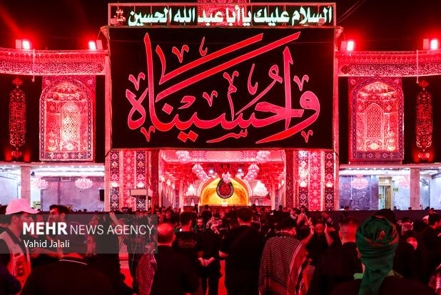 حال و هوای حرم امام حسین در روز عاشورا