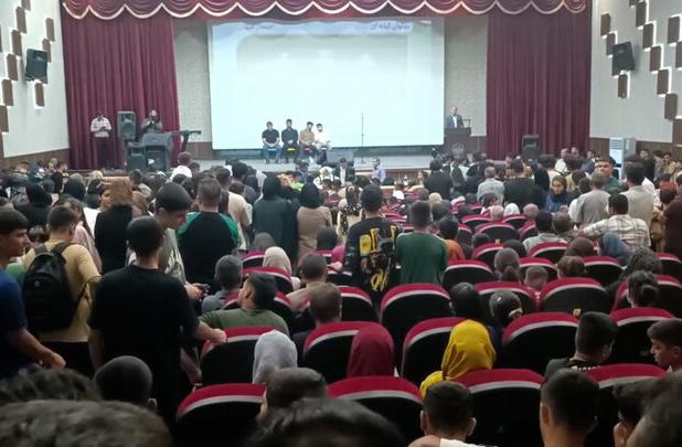 ازحام شدید در محل برگزاری تجلیل از مدال آوران ایذه ای