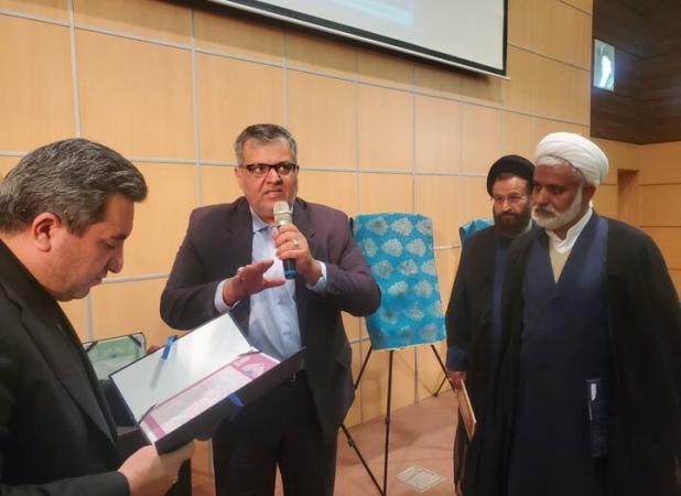 رونمایی و تحویل ۲۵ هزار سند مالکیت کاداستری شاخص استان یزد