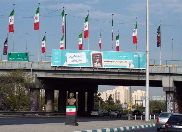 اکران آثار خبرنگاران نویسنده  در سطح شهر