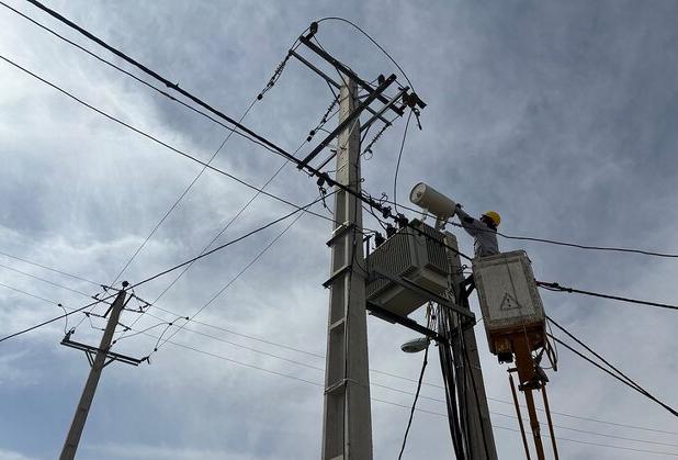 ۳۵ دستگاه ترانسفورماتور معیوب برق شوشتر اورهال می‌شوند