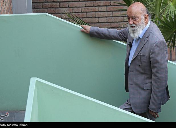 انتقاد چمران از نصب غیرمجاز دکل‌های موبایل و کوتاهی شهرداری در دریافت عوارض