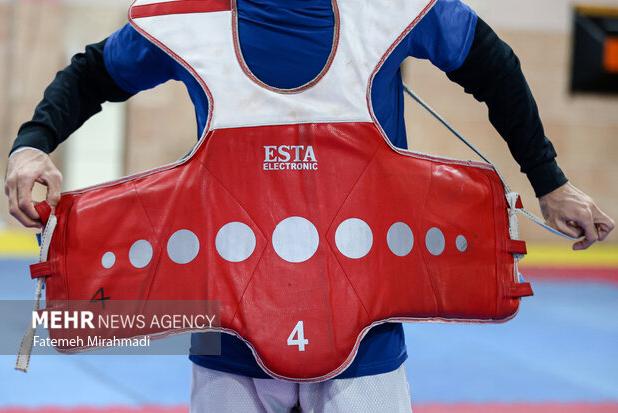 دختران هرمزگانی ۱۲ مدال رنگارنگ تکواندو کسب کردند