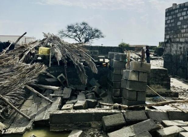 آواربرداری واحدهای تخریب‌شده سیل در سیریک آغاز شد