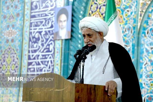 آیت الله ابراهیمی: فضای مجازی به خاموشی تعقل دامن زده است
