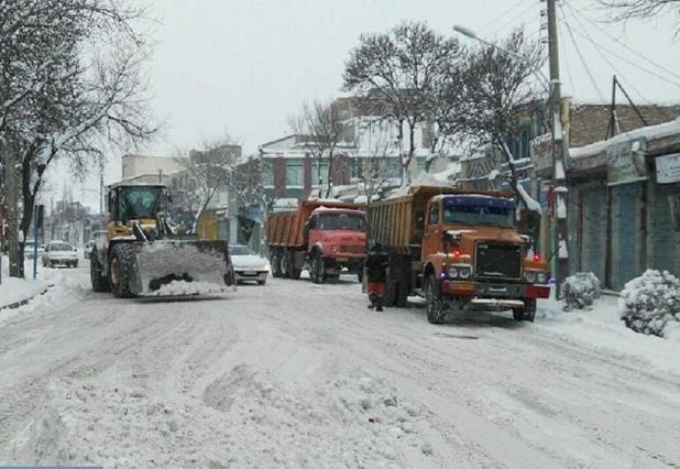 آماده باش ۵۰۰ پاکبان و ۵۰ دستگاه ماشین‌آلات برای بارش برف در ارومیه