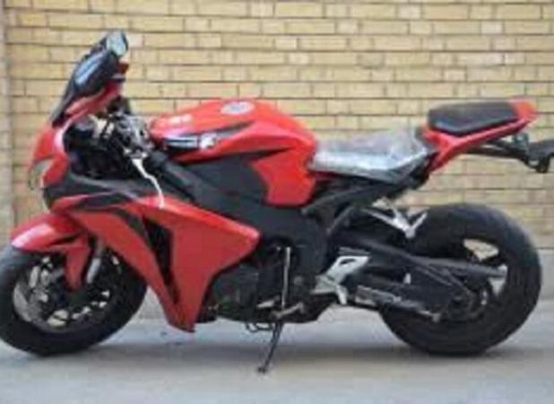 موتورسیکلت ۹ میلیاردی قاچاق در نائین توقیف شد