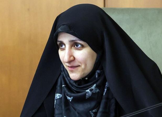 اولین نقش زن در خانواده توسط دختران ایفا می شود