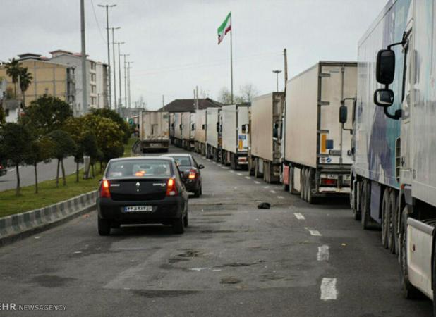 ازدحام ناوگان ترانزیت در پایانه بار آستارا