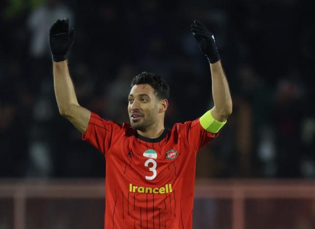 دخترانی که برای شجاع خلیل‌زاده سر و دست می‌شکنند