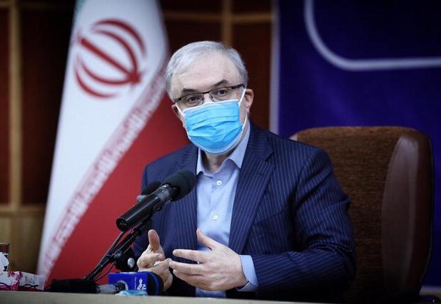 خنجر از کسانی می‌خوریم که نمی‌دانم دنبال چه هستند