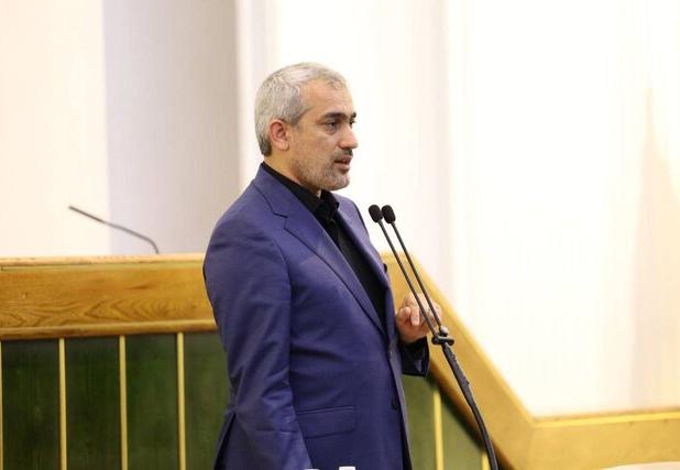 بانک‌ها باید در مسیر رشد عدالت‌محور حرکت کنند/ تأکید وزیر اقتصاد بر ادغام کامل بانک آینده در بانک ملی