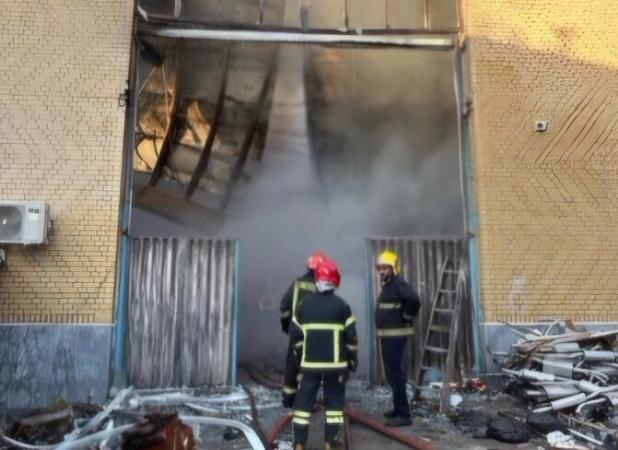 جان فشان: یک فوتی در پی آتش سوزی تولیدی مواد پلاستیکی