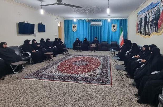 نقش بانوان در تبیین و انتقال پیام نهضت عاشورا بی نظیر بود