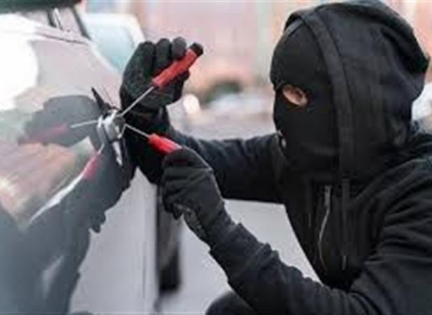 کشف بیش از ۱۲۰۰ خودروی مسروقه و تحت تعقیب