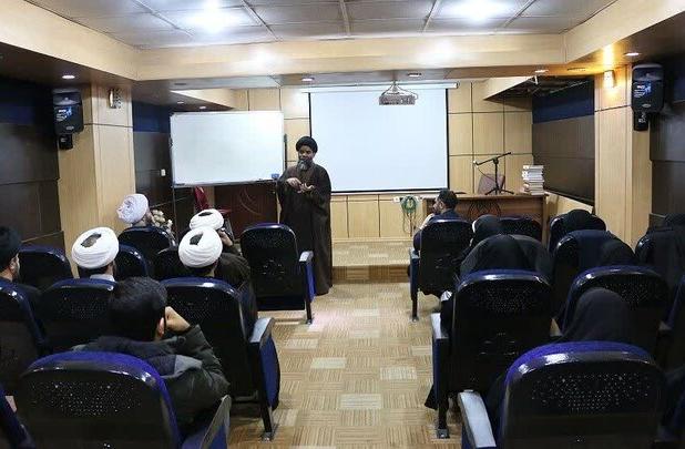 دوره آموزشی «معارف اسلام ناب» ویژه اساتید کردستان برگزار شد