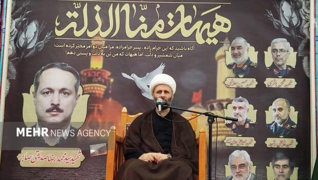 عاشورا نقطه عطف خودسازی و بصیرت در دفاع از ارزش های انقلاب است