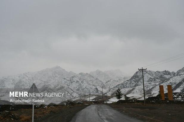 جاده‌ ۲۰ استان کشور امروز برفی، بارانی و مه‌گرفته است
