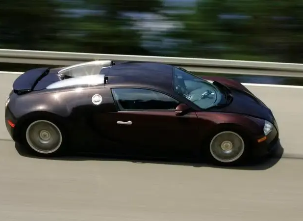 تصادف هولناک بوگاتی با سرعت ۴۰۰ کیلومتر بر ساعت