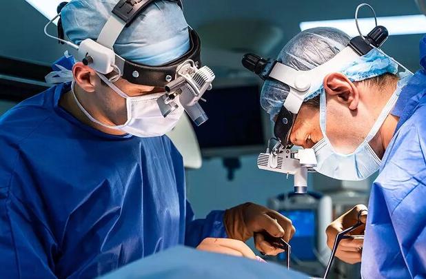 انجام عمل موفقیت آمیز ترمیم نای قطع شده برای اولین بار در سمنان