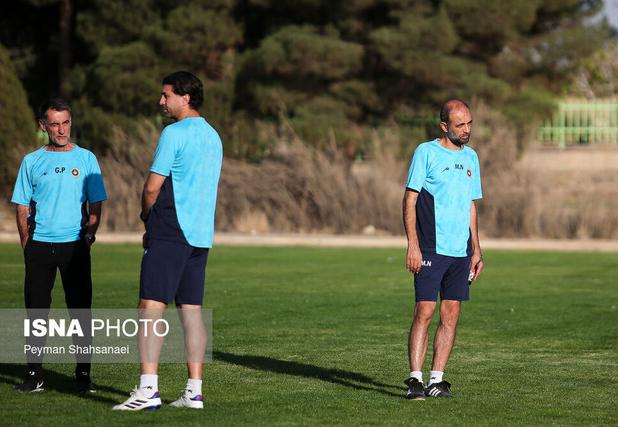 سرمربی سپاهان: به حمایت هواداران تا آخرین لحظه نیازمندیم/ اخباری را ۲ تا ۳ ماه در اختیار نداریم