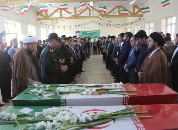 استقبال باشکوه مردم ملکشاهی از پیکر مطهر شهدای گمنام