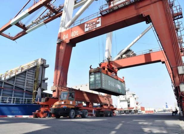 ۲۸ هزار تن پودر آلومینا با ورود دادستان بندر امام خمینی ترخیص شد