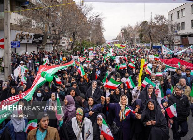 آغاز تجمع مردم قم در راهپیمایی روز ۲۲ بهمن