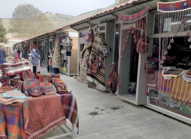 فروش بیش از ۱۰ میلیارد ریال صنایع‌دستی در لرستان طی ایام نوروز