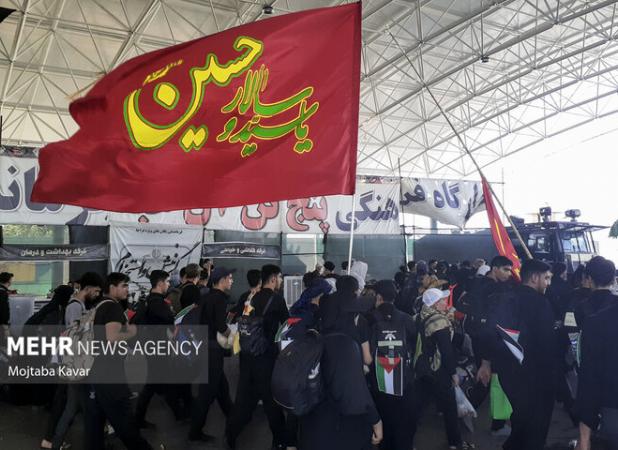 کاروان خدام الحسین از منطقه ۱۸ پایتخت عازم مهران شد