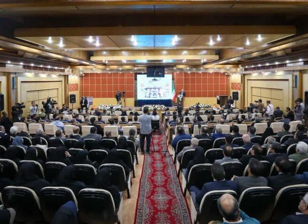 آغاز گفت‌وگوی فعالان اقتصادی قزوین با رئیس جمهور