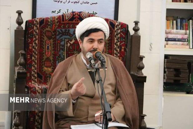 ملت ایران زیر بار بیرق ذلت نمی‌رود