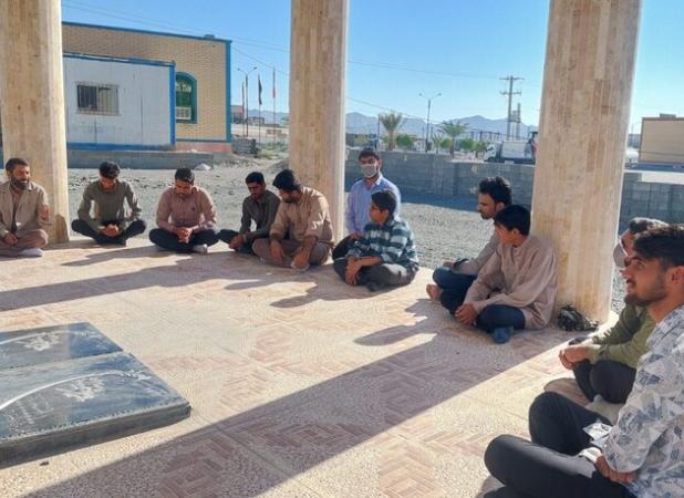 نشست خادمین شهداء شهرستان بشاگرد در گلزار شهدای شهر سردشت برگزار شد