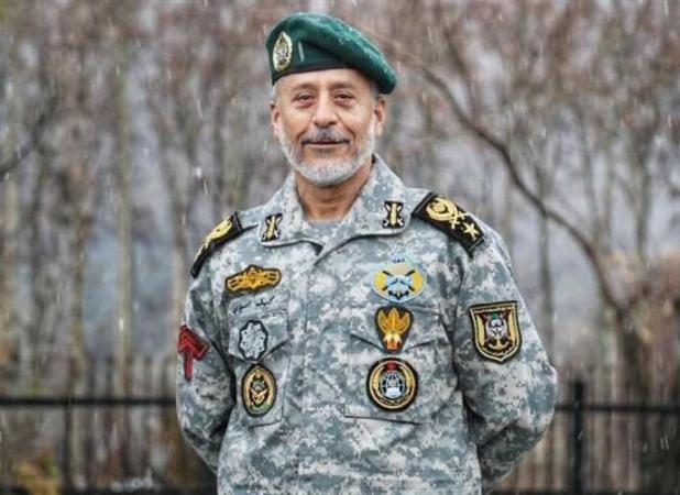 امیر سیاری: نیروی دریایی، چکاد اقتدار دفاعی وعمق راهبردی ایران است