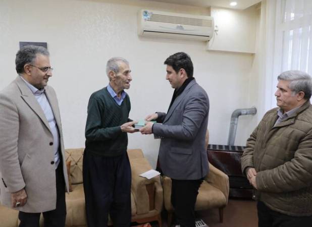 استاندار کردستان با خانواده شهدای بمباران ۲۸ دی سنندج دیدار کرد