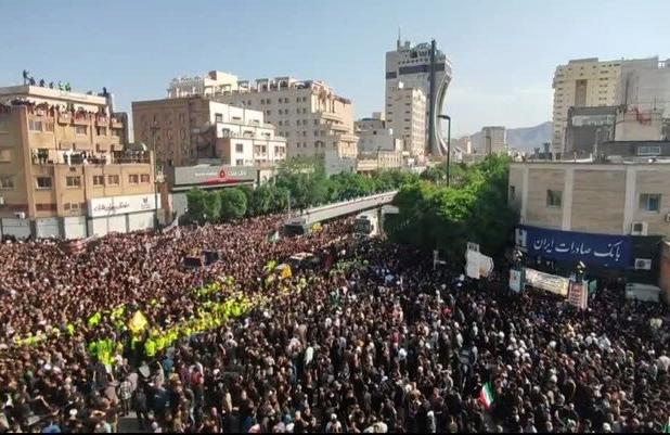 حضور بیش از ۳ میلیون نفر در تشییع «شهید جمهور» در مشهد مقدس