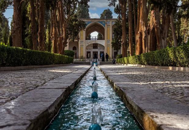 پایان عملیات مرمت باغ جهانی فین کاشان