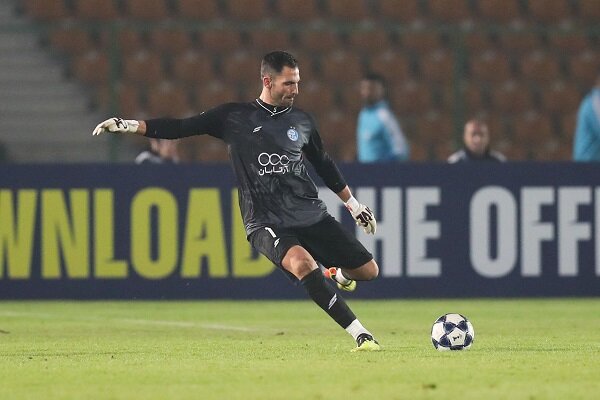 دروازه‌بان استقلال دیدار با پیکان را از دست داد