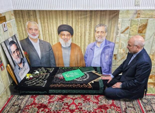 قالیباف بر سر مزار سرلشکر شهید ایزدی در قم حاضر شد