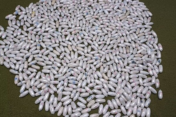 محمدآبادی: بیش از ۳ کیلو مواد مخدر در بجستان کشف شد