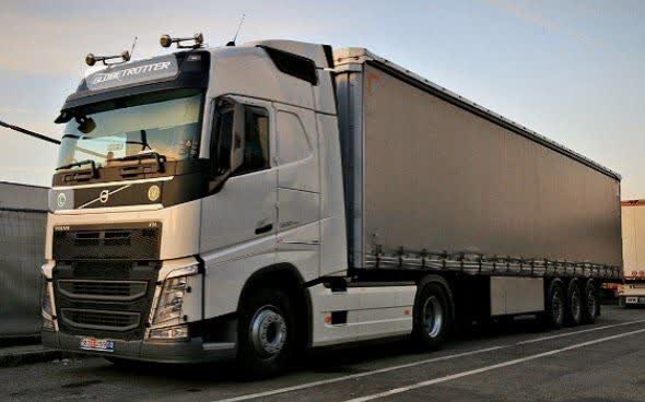 جابجایی سالانه ۱۲ میلیون تن کالا از آذربایجان غربی