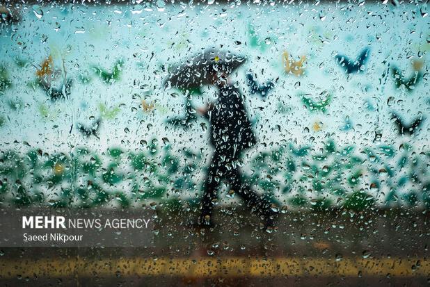 بارش باران پاییزی در حاجی آباد