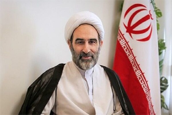 حضور رهبر انقلاب در مراسم عاشورای حسینی نماد شجاعت ایشان است