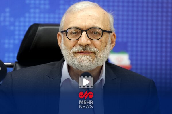 لاریجانی: دانشمندان باید پرچمدار خیزش علیه خِردکُشی باشند