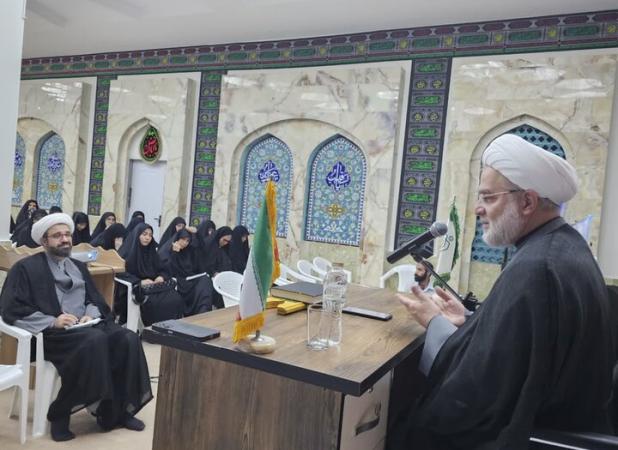 متولیان اماکن متبرکه باید اهل معنویت و خدمتگزاری باشند