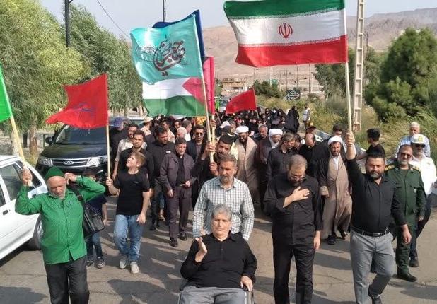 پیاده روی دلدادگان حسینی در تاکستان