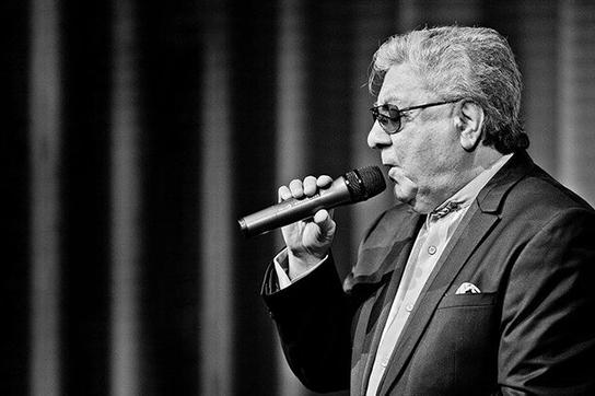 قند ساییدنِ تاریخی علی تابش و حمید قنبری برای گلپا و همسرش