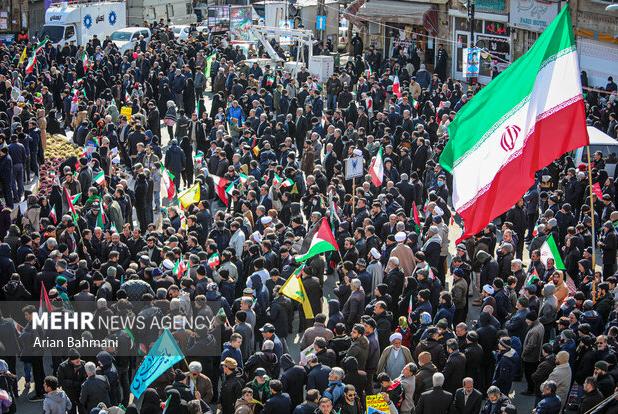 حضور دشمن شکن مردم کازرون در راهپیمایی ۲۲ بهمن