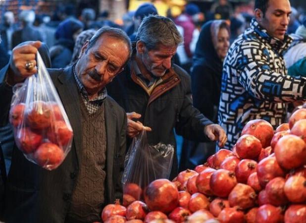 جنب و جوش بازار شب چله در زنجان
